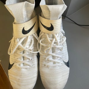 Men's Size M 10.0 (W 11.0) White Nike Alpha Menace Elite 2 (Barely Used)