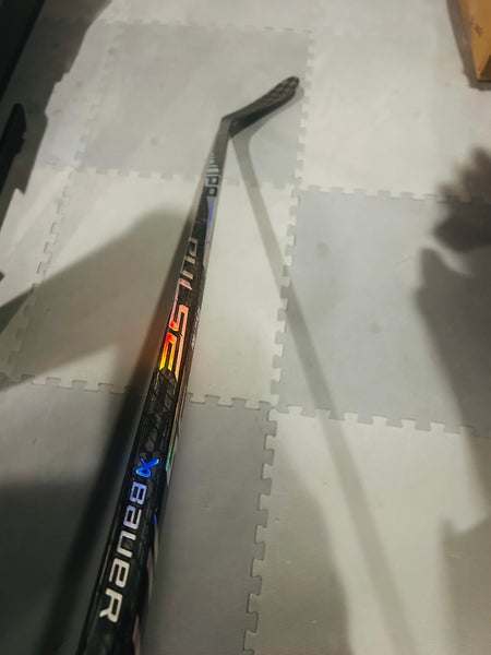 Senior Bauer Pulse RH Silver Hockey Stick P28 77 Flex Pro Stock (New)