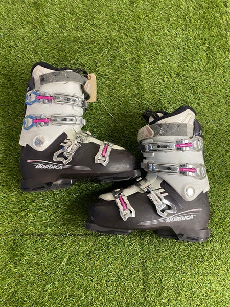 Mondo 25.5 Women's Nordica Nxt Ski Boots Soft Flex (Used)