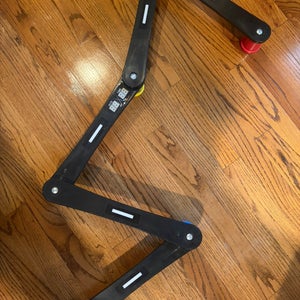 (Used) Wired Potent Electronic Hockey Dangler Comes With Detectable Ball