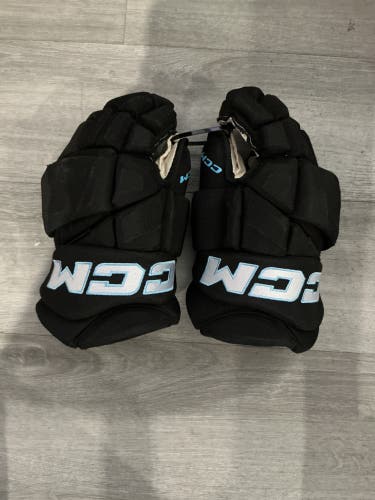 Utah Mammoth CCM HGPJSPP Gloves 14" Pro Stock (Used)