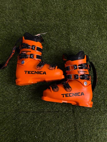 Mondo 23 & 23.5 Tecnica Firebird R 70 SC Ski Boots Soft Flex (Used)