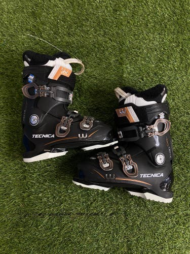 Mondo 24 & 24.5 Women's Tecnica Ten.2 85 Ski Boots Soft Flex (Used)