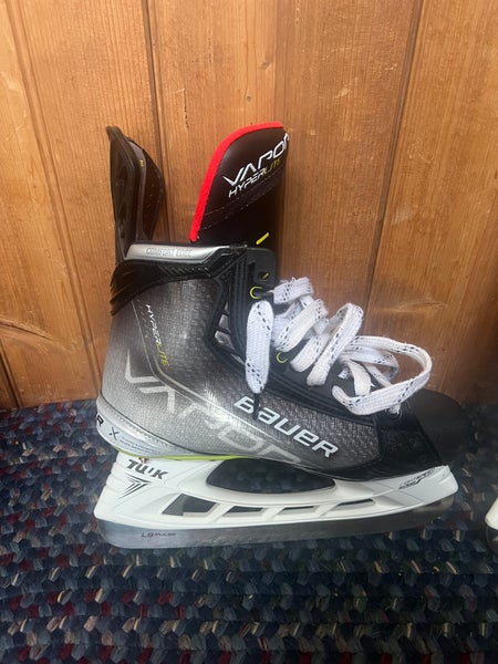2021 Bauer Vapor Hyperlite Hockey Skates 8 (New)