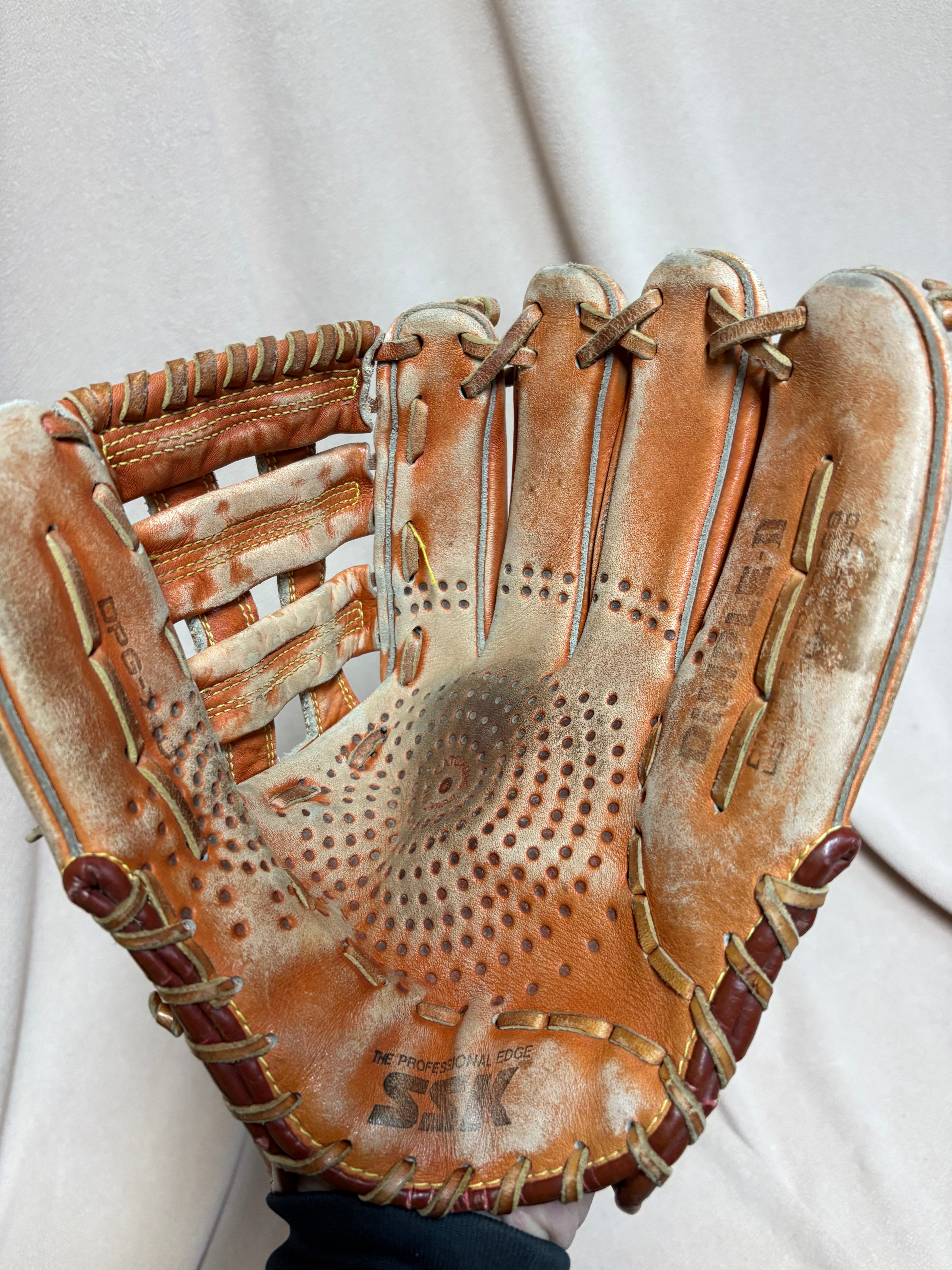 SSK Dimple II Baseball Glove | Used and Closeout
