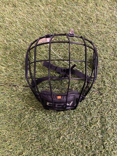 Medium Senior CCM FM780 Full Cage (Used)