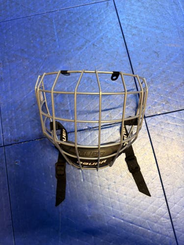 Medium Bauer Profile II Facemask (New)