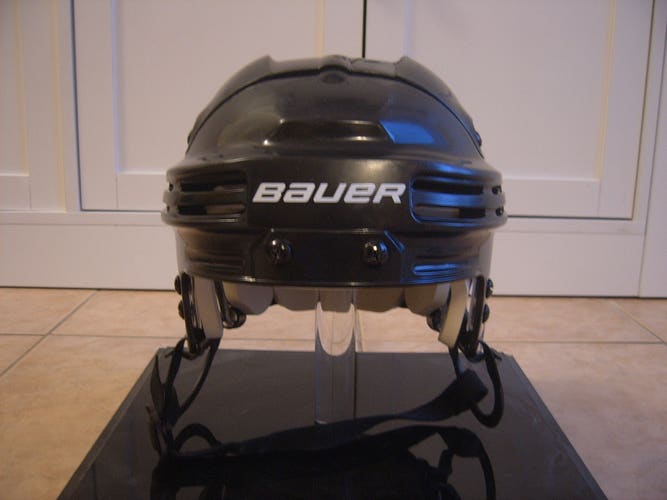 Excellent Condition Bauer BHH4500 Senior Hockey Helmet sz Small Black