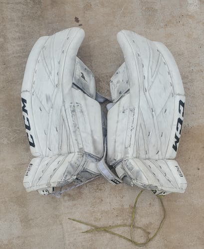 Used CCM P2.9 Leg Pads 34+1
