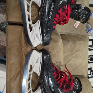 Bauer Supreme Mach Hockey Skates Regular Width 8 (Used)
