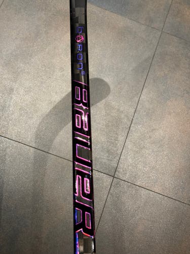 Senior Bauer Twitch Right Handed Hockey Stick P28 65 Flex (New)