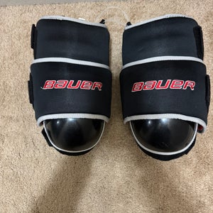 New Bauer goalie Pro knee pads (senior)