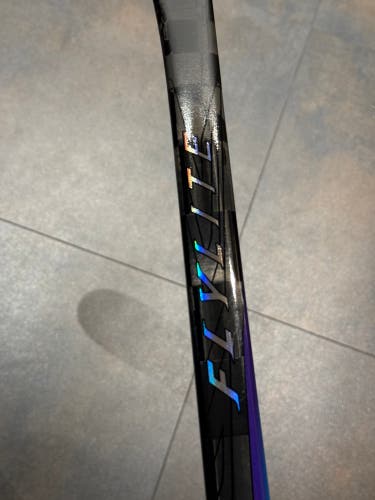 Senior Bauer Vapor FlyLite Right Handed Hockey Stick P28 70 Flex Pro Stock (New)