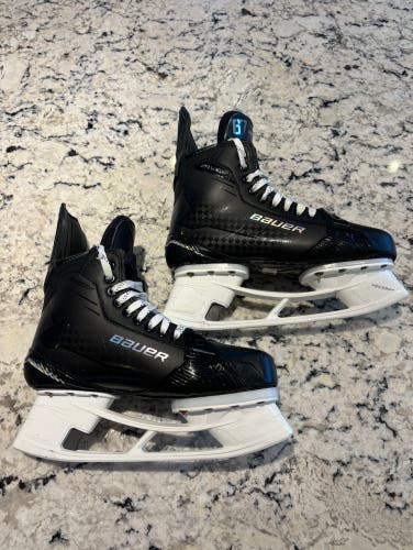 Pro Stock Bauer Supreme Shadow Hockey Skates Size 10 EA Fit 3