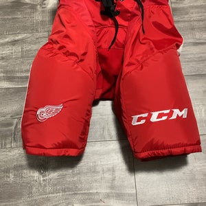 Senior size M CCM HP45 Hockey Pants Pro Stock (New)………….