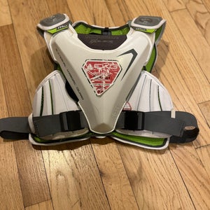 Large Adult Maverik M5 Shoulder Pads (Used)
