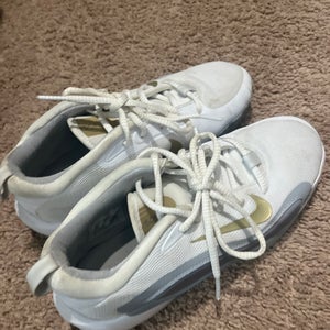 Kid's 5.5Y (Big Kids / Youth) Shoes (Used)