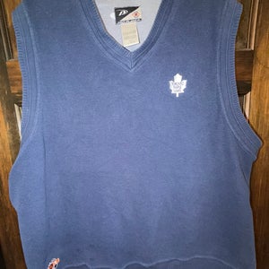 VINTAGE USED  PRO PLAYER TORONTO MAPLE LEAFS  SWEATER SIZE XL