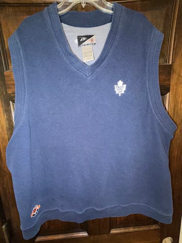 VINTAGE USED  PRO PLAYER TORONTO MAPLE LEAFS  SWEATER SIZE XL