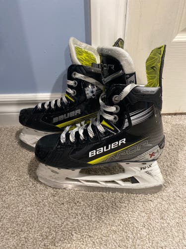 Bauer Vapor X4 Hockey Skates Regular Width Size 2 (Used)