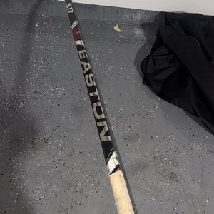 Ben Eager (BlackHawks) Senior Easton S17 Left Hand Hockey Stick 100 Flex Pro Stock (Used)