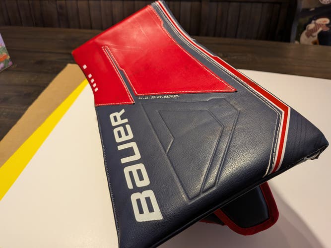Bauer Supreme M5 Pro Regular Blocker (Like New)