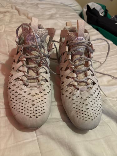 White Men's Size M 10.5 (W 11.5) Adult Nike Alpha Huarache 7 Pro Mid Top Turf Cleats (Used)