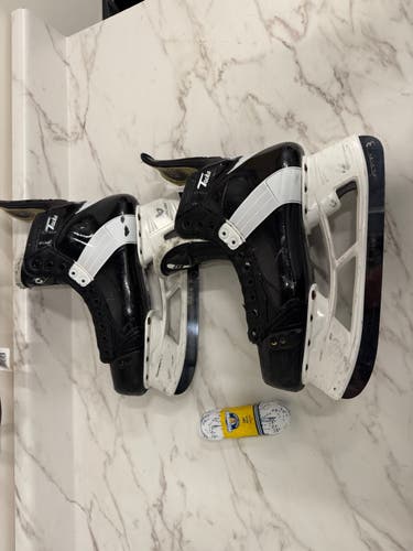 CCM Tacks 652 Pro Hockey Skates Regular Width Pro Stock 9.5 (Used)