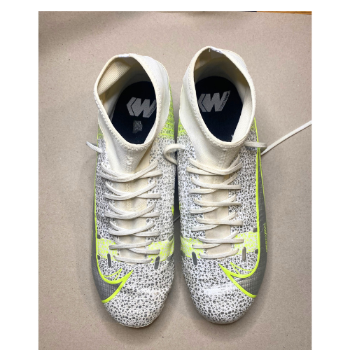 White Men's Size 13.0 (W 14.0) Nike Superfly 8 Academy MG Cleats (Used)