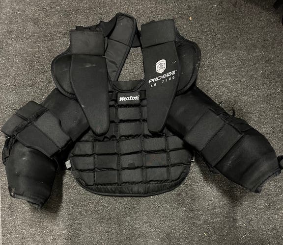 Medium Heaton Pro 60Z AB3500 Goalie Chest Protector (Used)