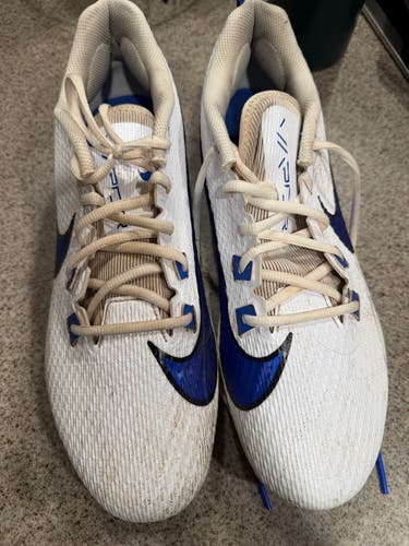 Men's Size M 12.5 (W 13.5) Nike Low Top Cleats Molded Cleats (Used)