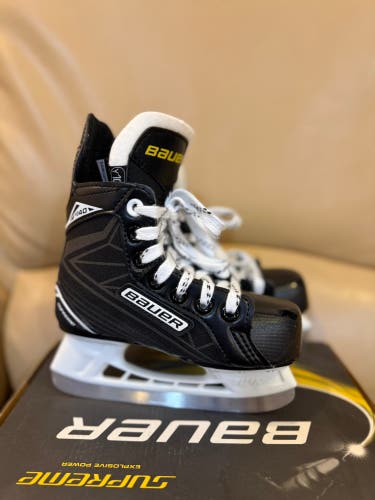 Bauer Supreme S140 Hockey Skates Regular Width 10 (New)