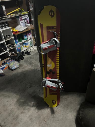 Unisex Santa Cruz Snowboard All Mountain With Bindings Stiff Flex Directional Twin 151 cm (Used)