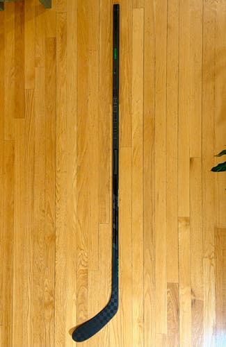 Senior CCM Ribcor Trigger 6 Pro Right Handed Hockey Stick P28 75 Flex (New)