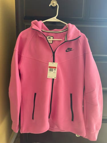 Pink women’s nike tech large