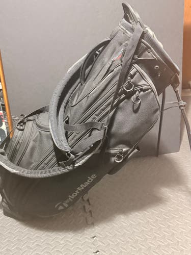 Men's TaylorMade crossover 14-way Carry Bag (Used)