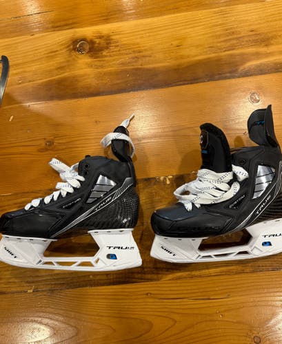 Near New : 2022 True Pro Custom Hockey Skates :  *No Steel Runners* Pro Tan Liner.