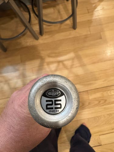 Louisville Slugger Bat (-12) 12 oz 25" (Used)