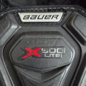 Medium Youth Bauer Vapor Shoulder Pads (Used)