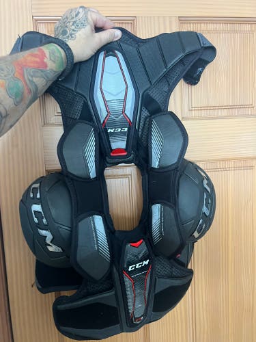 Large Junior CCM JetSpeed FT1 Shoulder Pads (Used)