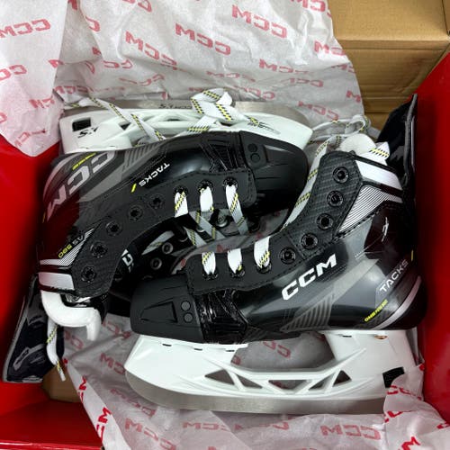 New CCM Tacks AS580 Skates | Jr 1.5-2.5 R | J722