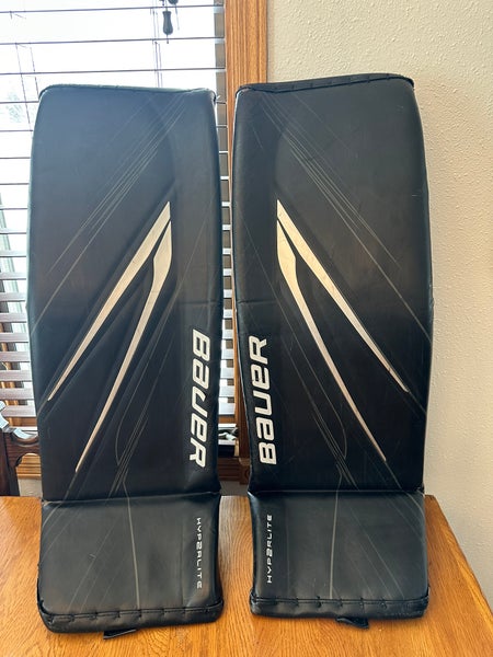 35" Bauer Vapor Hyperlite 2 Goalie Leg Pads (Used)