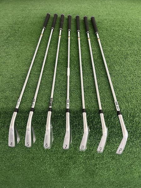Titleist T100 23 Forged Iron Set 4-P / Dynamic Gold 120 Stiff +1/2