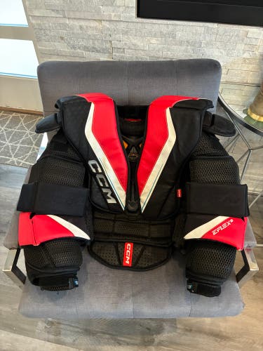 Small CCM EFlex 6 Goalie Chest Protector (Used)