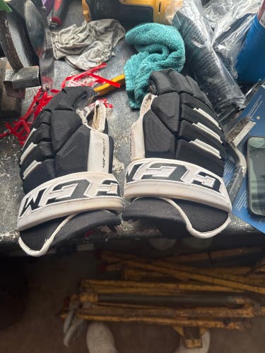 CCM Tacks 4 Roll Pro 2 Gloves 15" (Used)