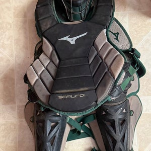 Green Mizuno Samurai Catcher's Set (Used)