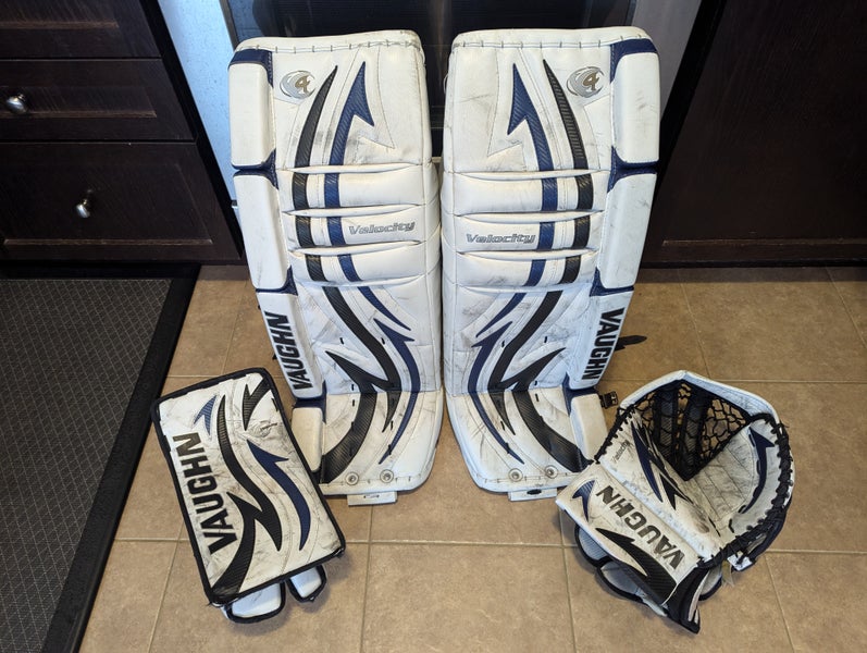 32 +1" Vaughn Velocity 7450 Regular Goalie Full Set (Used)
