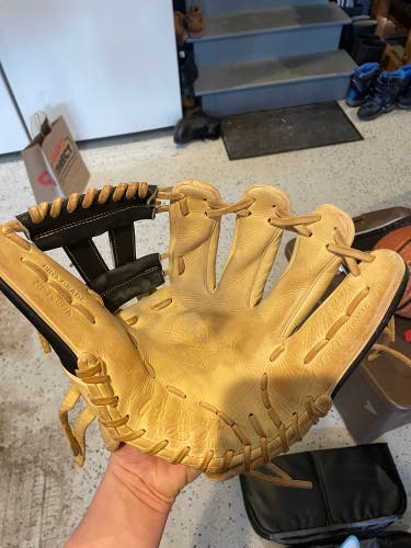 2019 Rawlings Heart of the Hide RH Infield Baseball Glove 11.75" (Used)