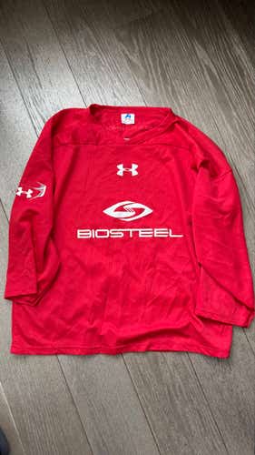 Red Large Men's Under Armour Jersey (Used)