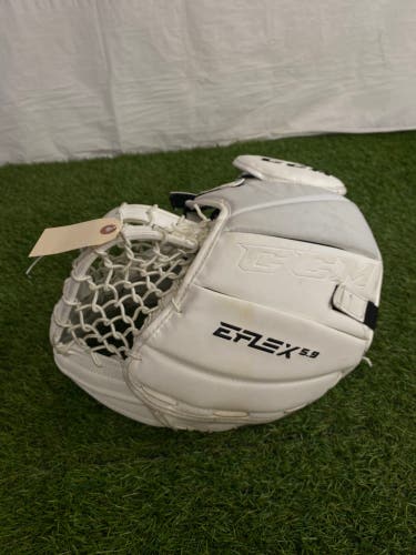 White Senior CCM Extreme Flex 5.9 Goalie Glove Regular (Used)